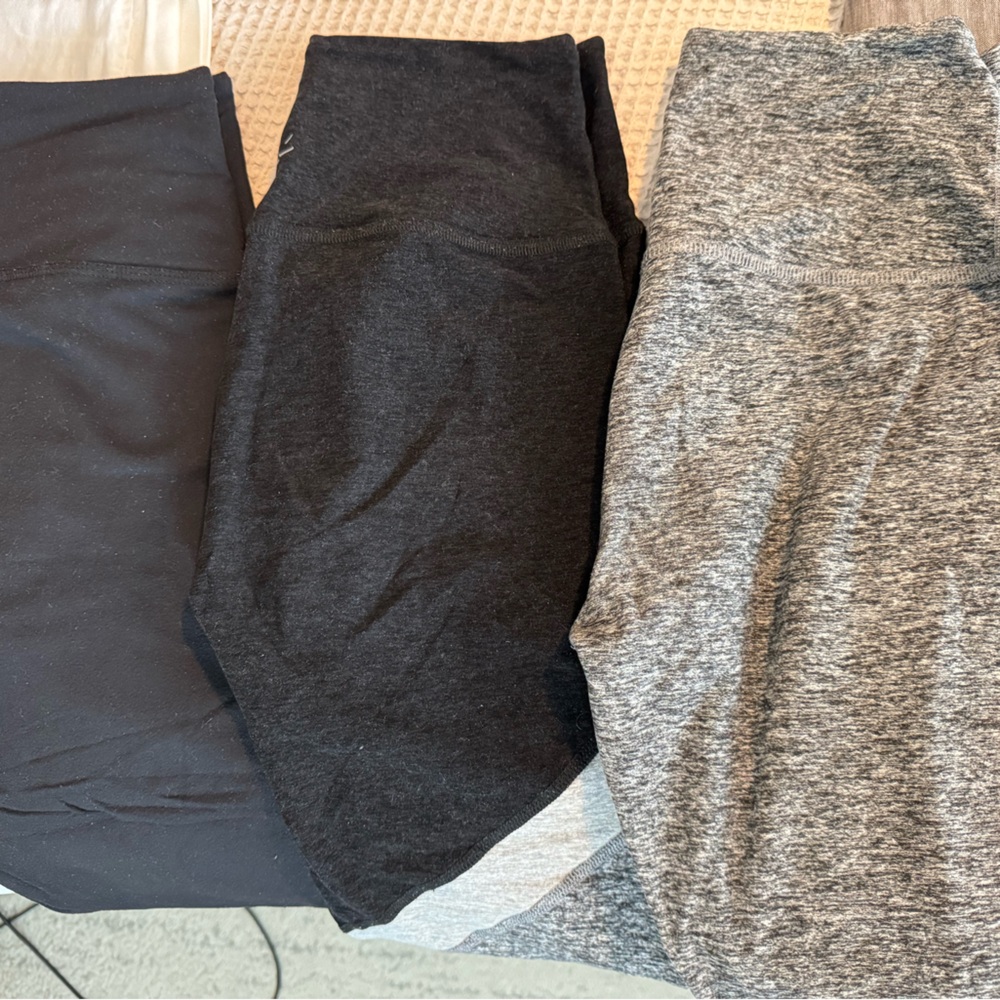 Beyond Yoga Black and Gray Leggings Set